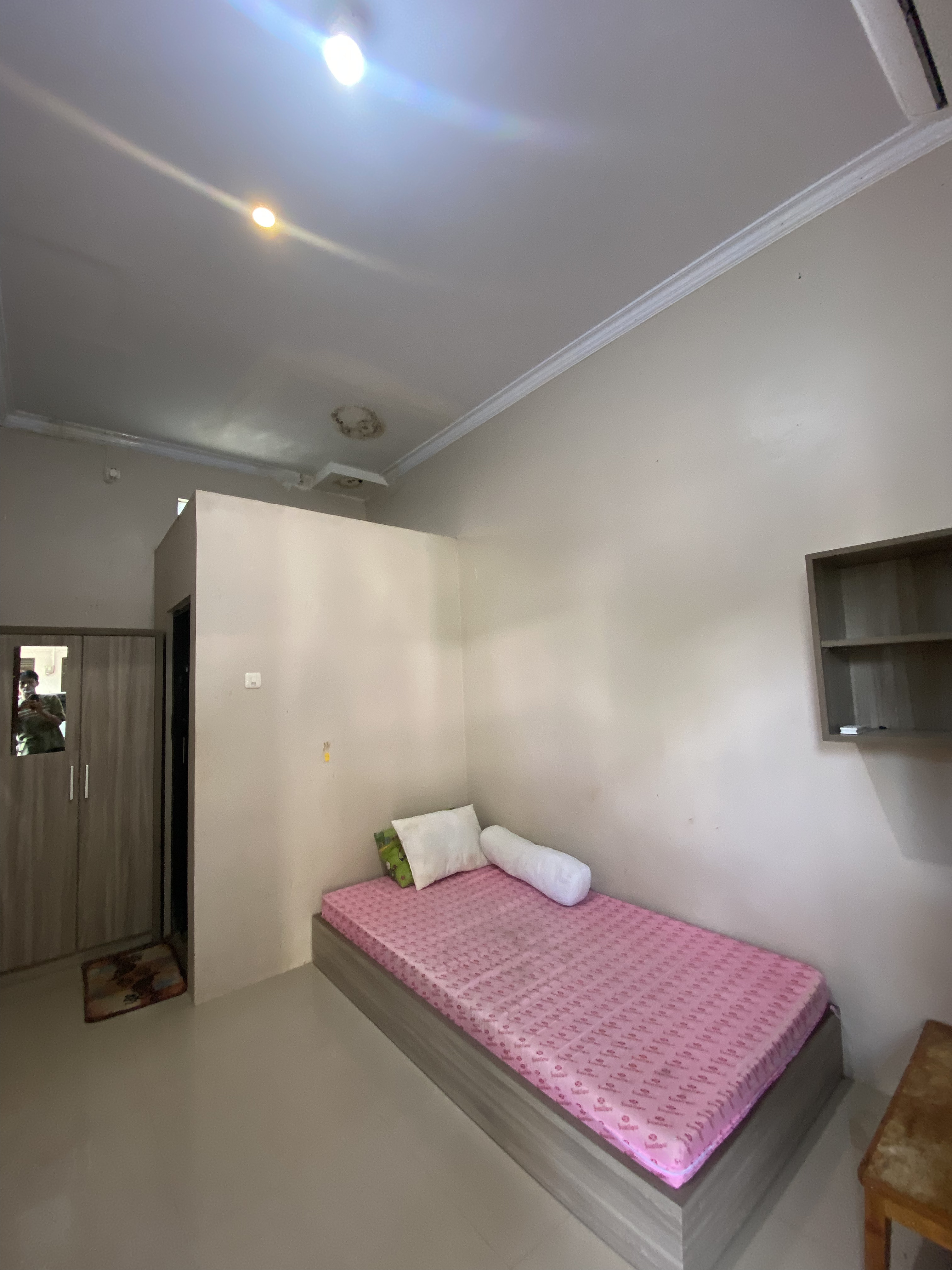 Suasana Kamar - Meja Belajar